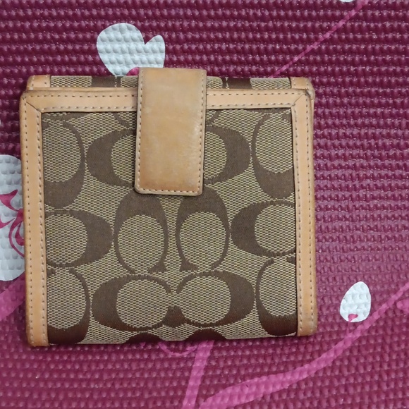 Coach - Picture 2 of 6